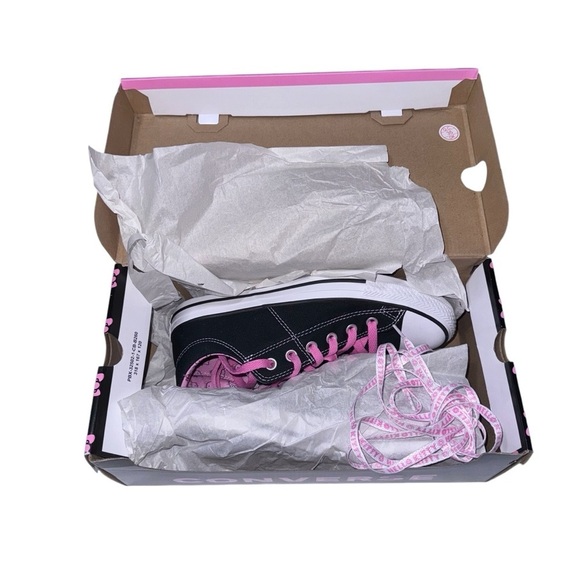 Converse X Hello Kitty (NWT) RARE, Limited Edition, Women’s Size 9 - Picture 6 of 13